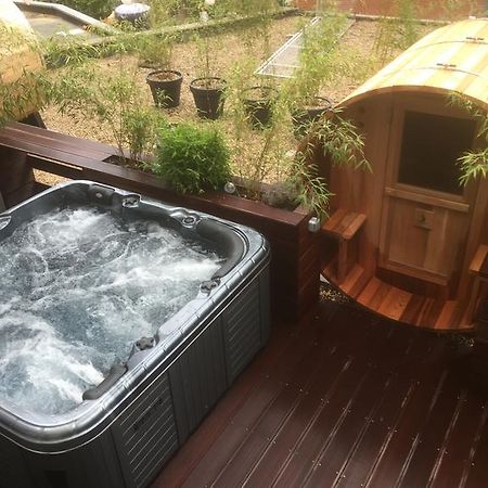 Suite 40 Jacuzzi & Sauna By Malmedreams มัลเมอดี ภายนอก รูปภาพ
