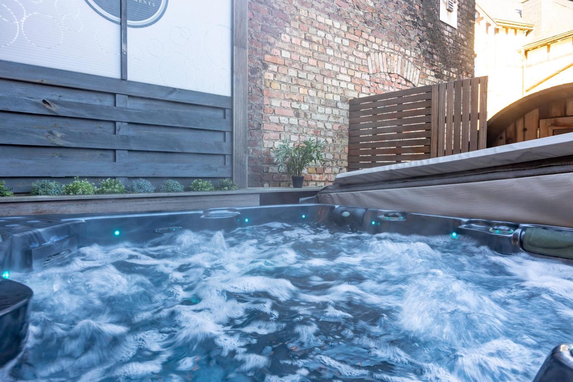 Suite 40 Jacuzzi & Sauna By Malmedreams มัลเมอดี ภายนอก รูปภาพ