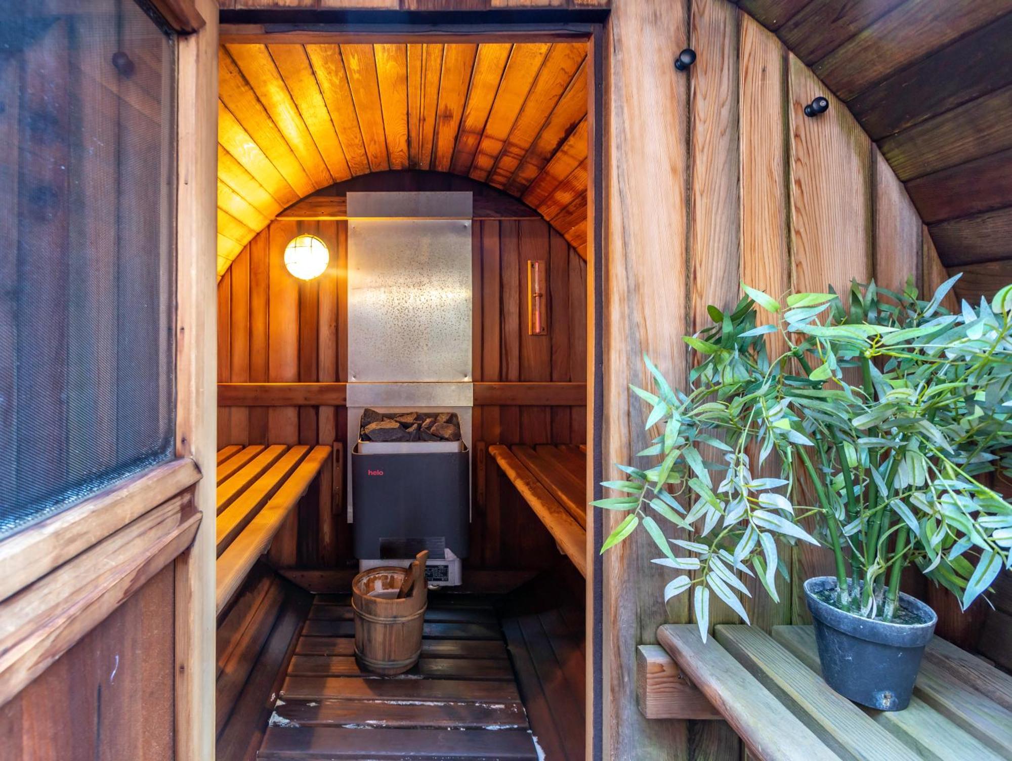 Suite 40 Jacuzzi & Sauna By Malmedreams มัลเมอดี ภายนอก รูปภาพ